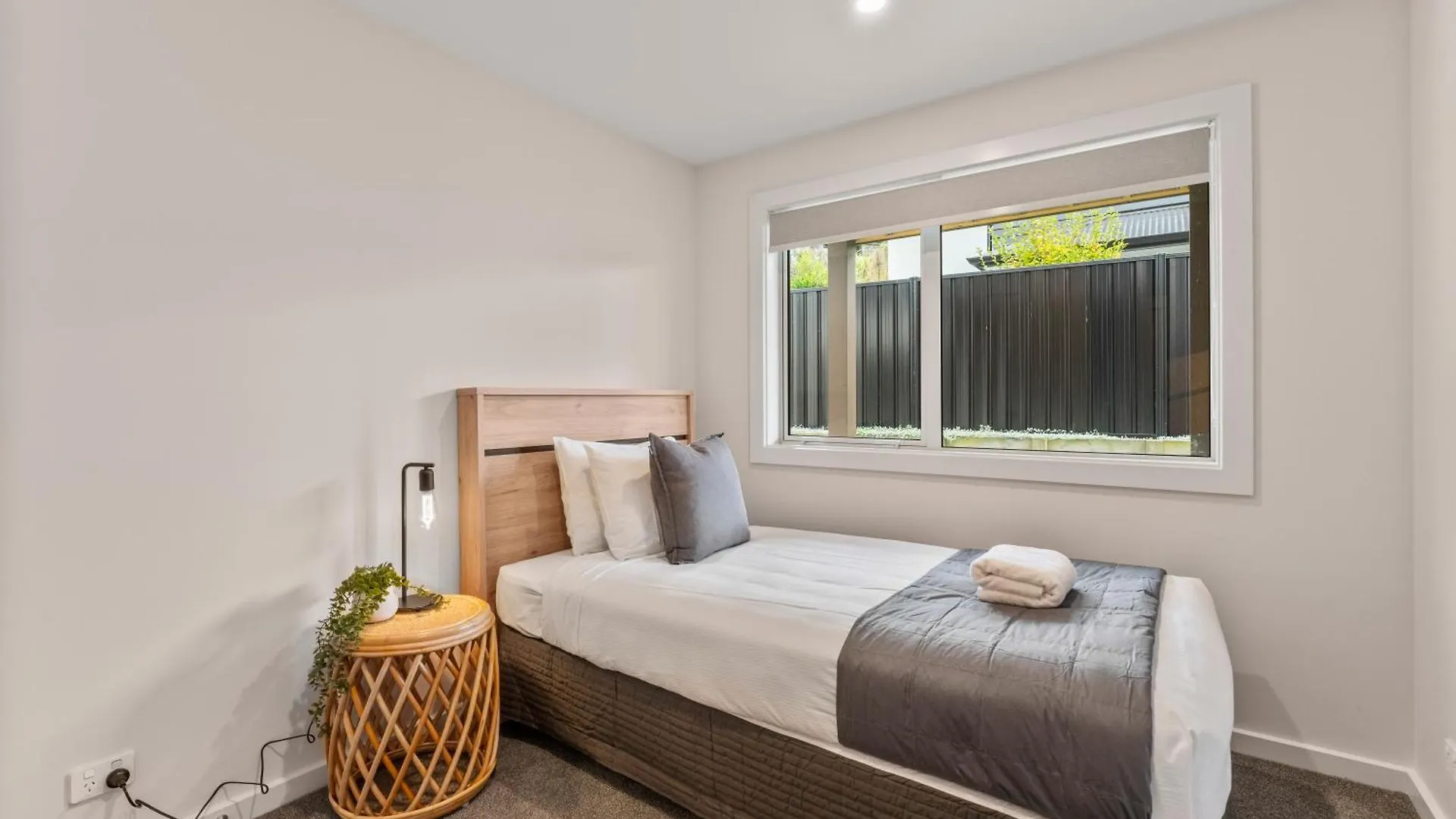 Penny Haven - Lake & Mt Tauhara Views, Family Friendly Taupo